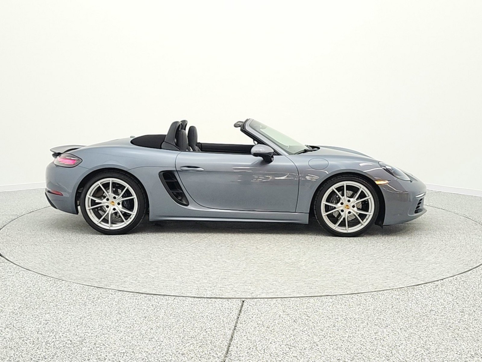 Used 2025 Porsche 718 Boxster w/ Premium Package image 4