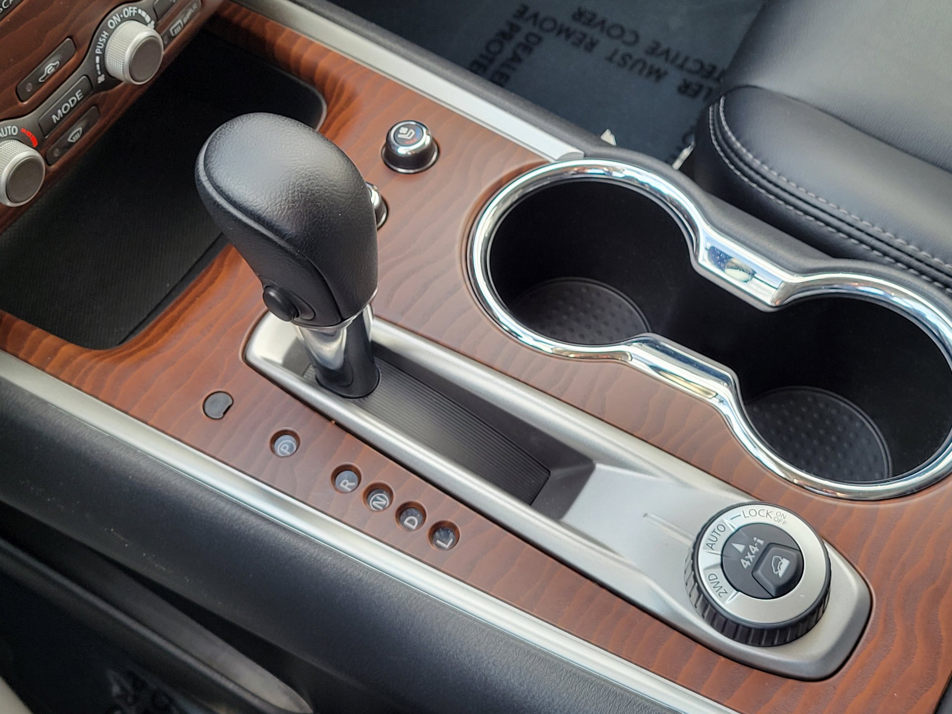 Used 2019 Nissan Pathfinder Platinum image 30