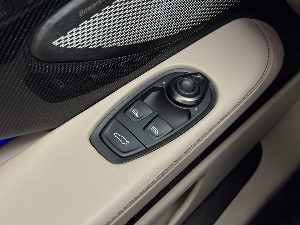 New 2026 Aston Martin Vanquish Convertible image 22