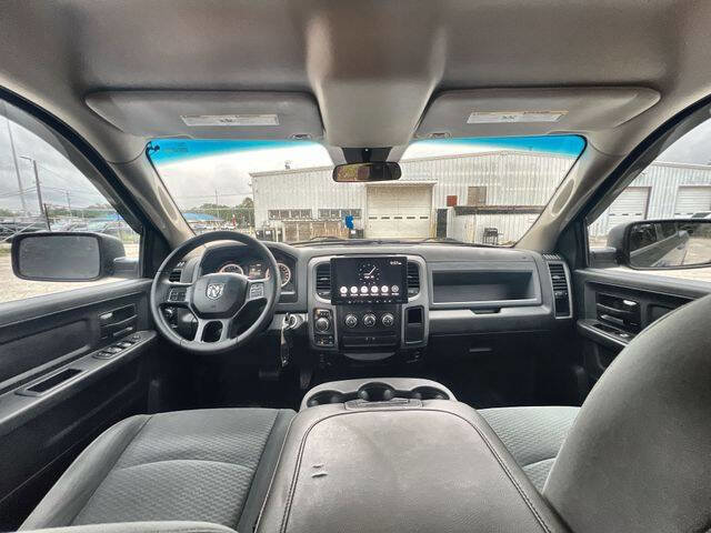 Used 2017 RAM 1500 Express AWD/4WD image 18