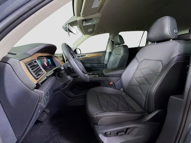 Used 2025 Volkswagen Atlas SE image 11