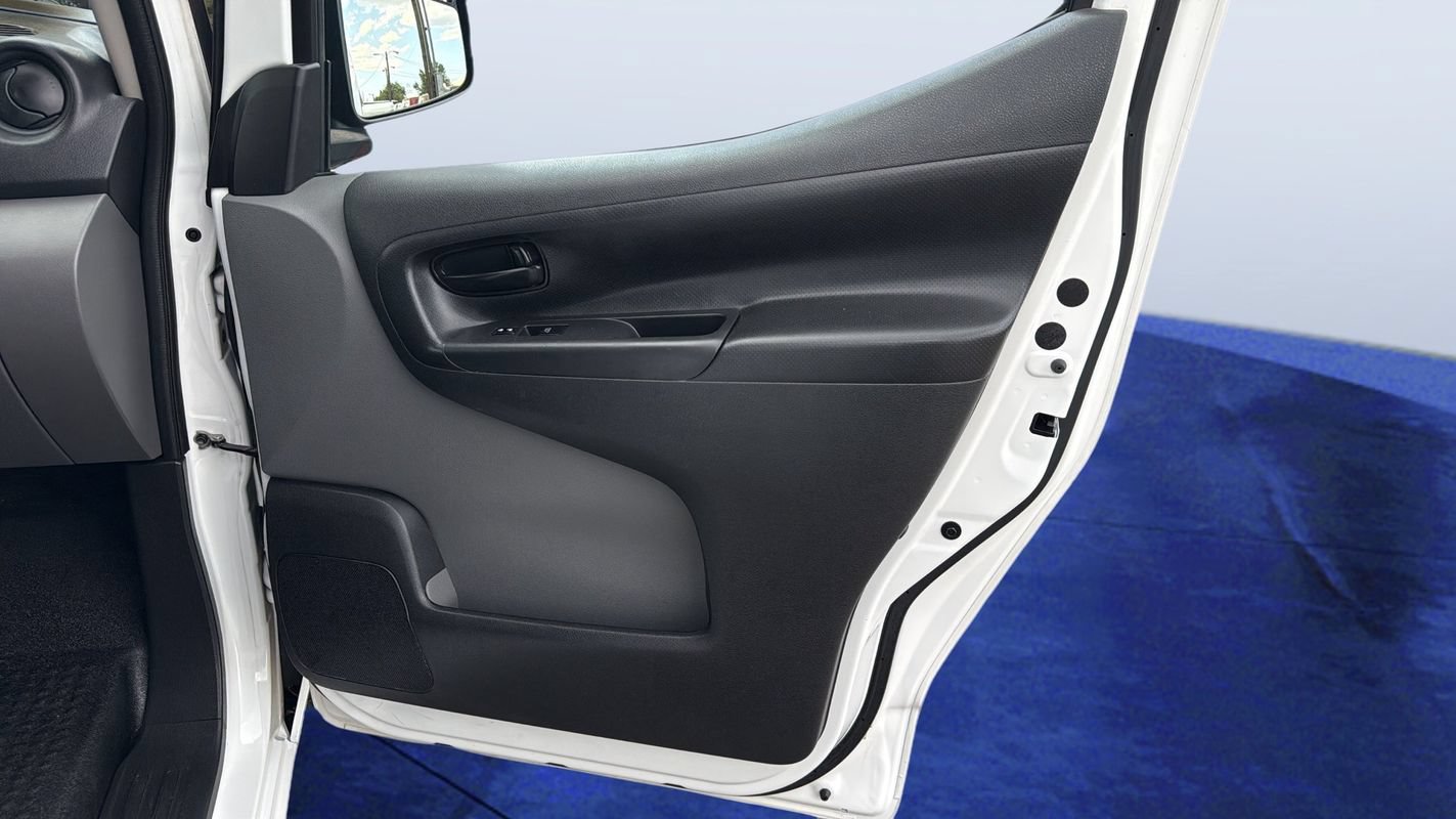 Used 2020 Nissan NV200 S FWD image 18