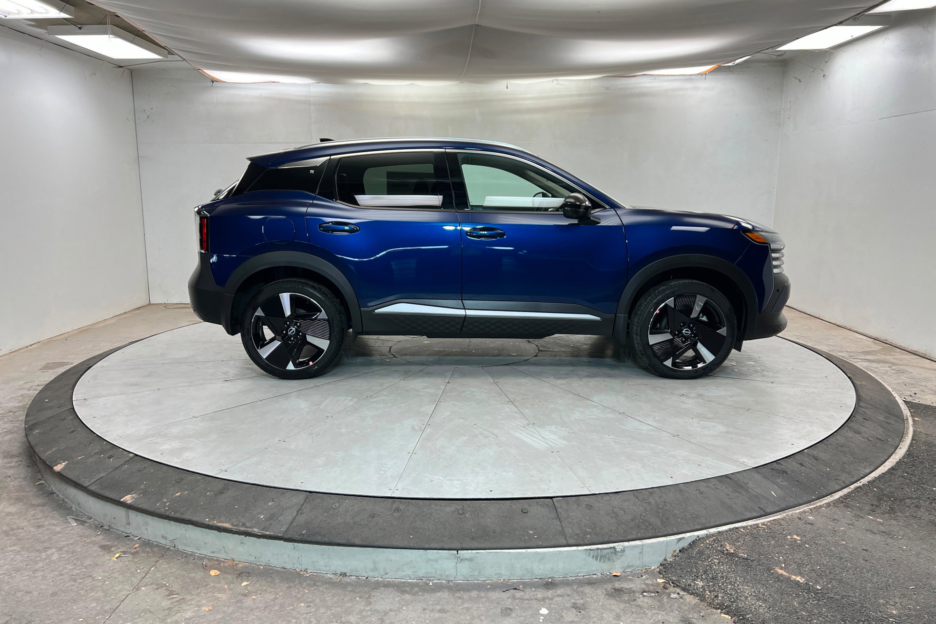 New 2026 Nissan Kicks SR image 6