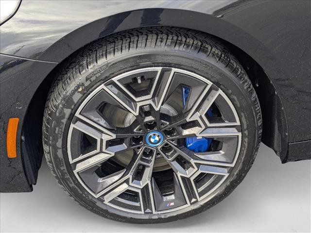 Used 2025 BMW i5 eDrive40i w/ M Sport Package image 9