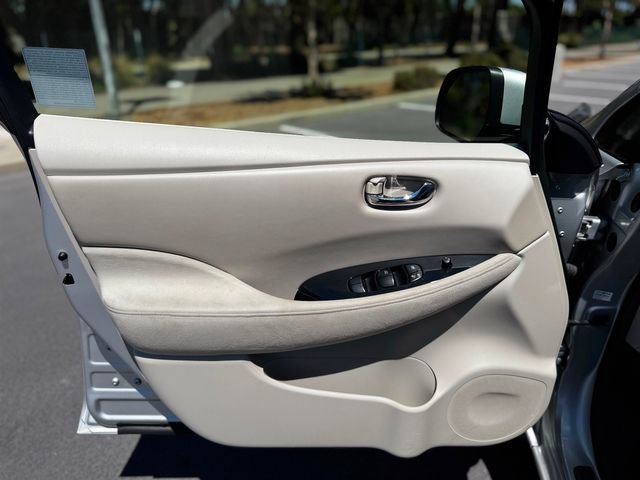 Used 2012 Nissan Leaf SL FWD image 26