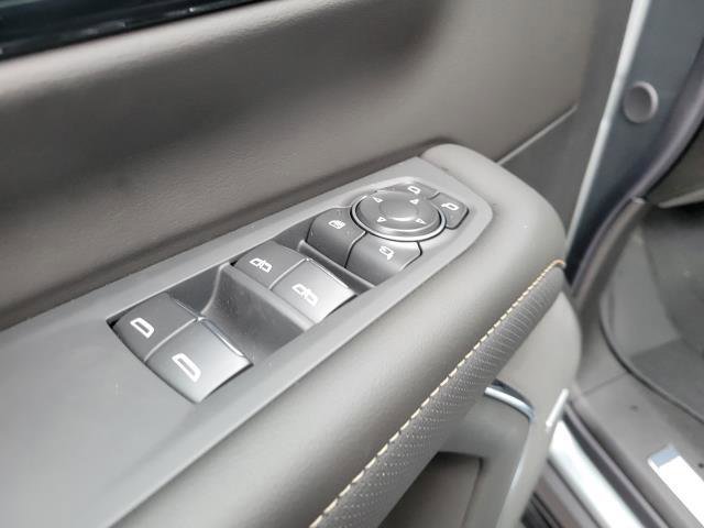 New 2026 Chevrolet Suburban Premier image 18