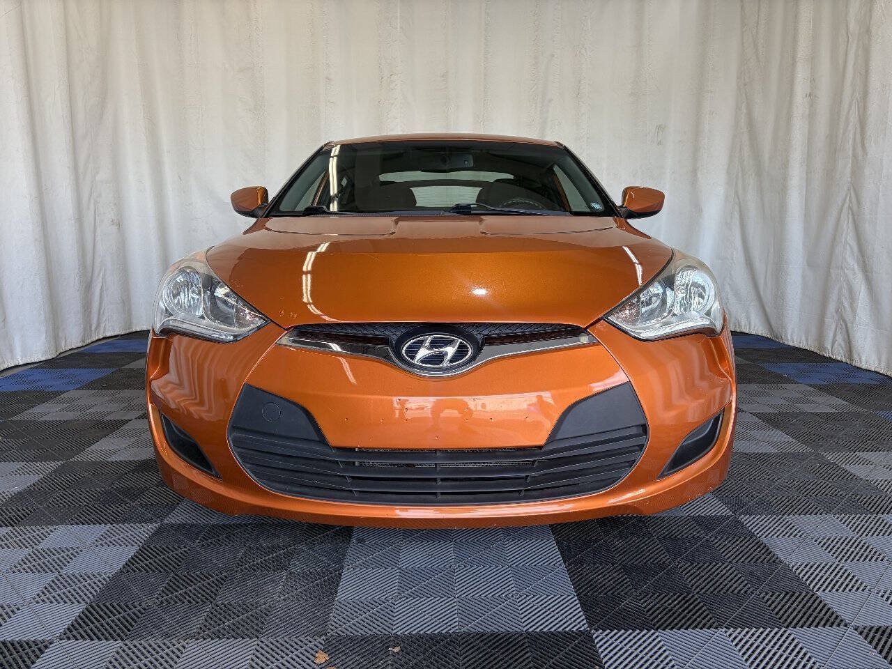 Used 2013 Hyundai Veloster FWD image 4