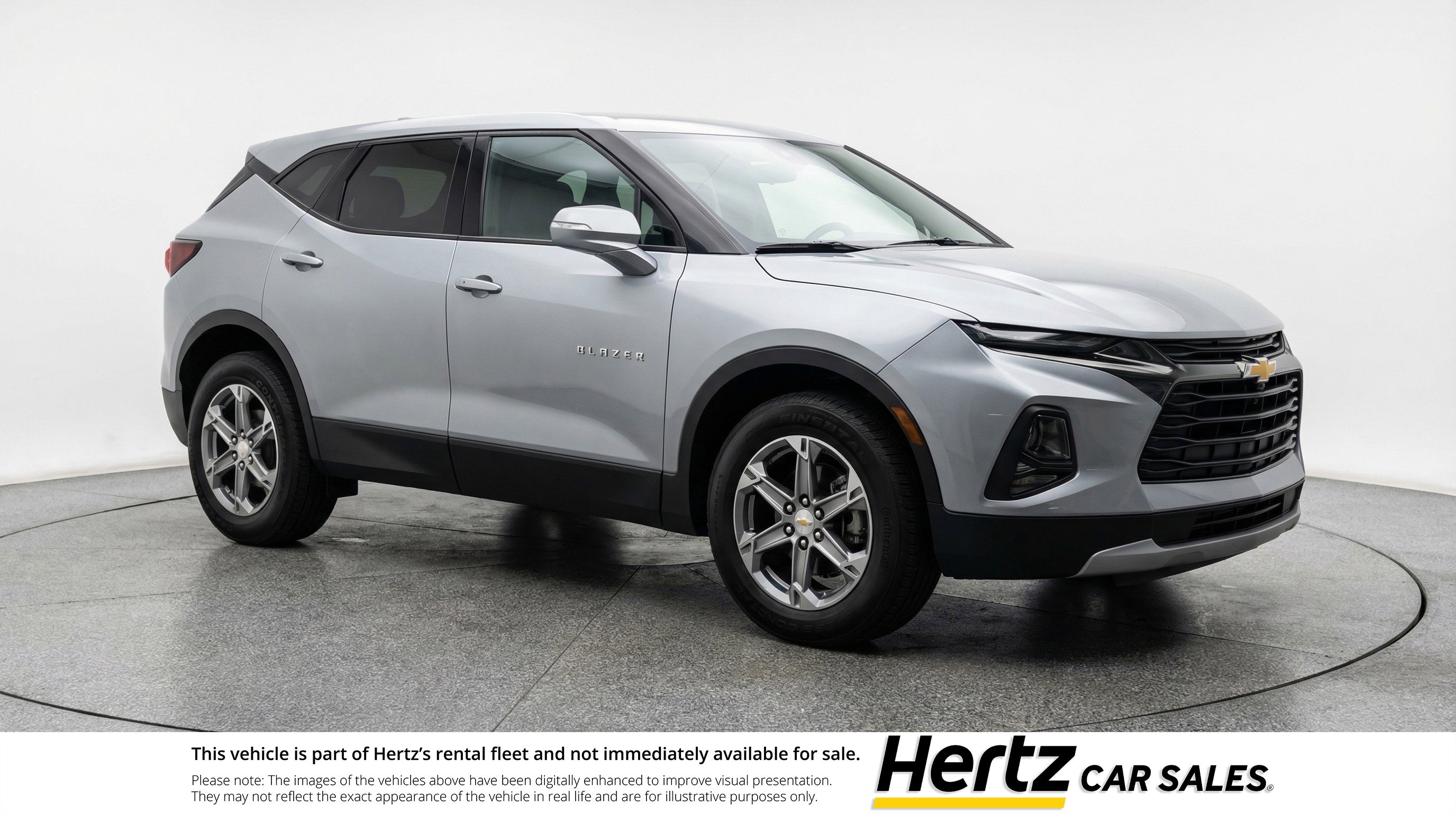 Used 2025 Chevrolet Blazer LT FWD image 1