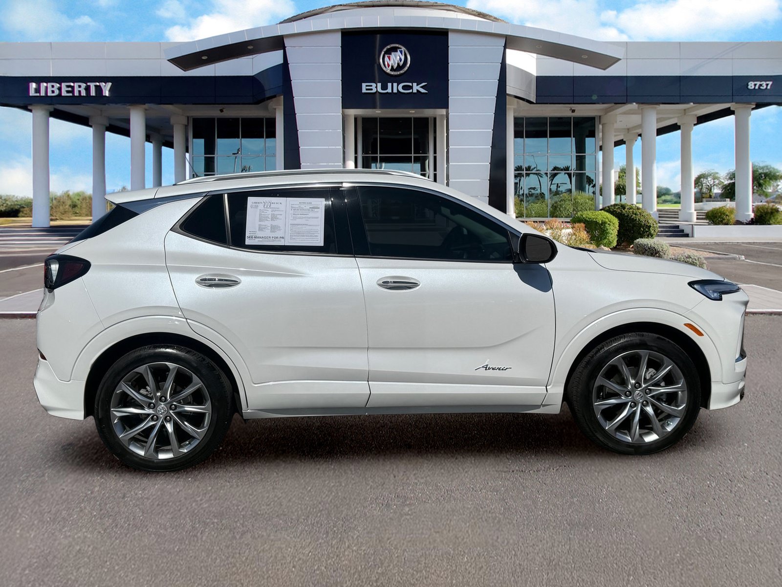 Used 2024 Buick Encore GX Avenir w/ Avenir Technology Package FWD image 2