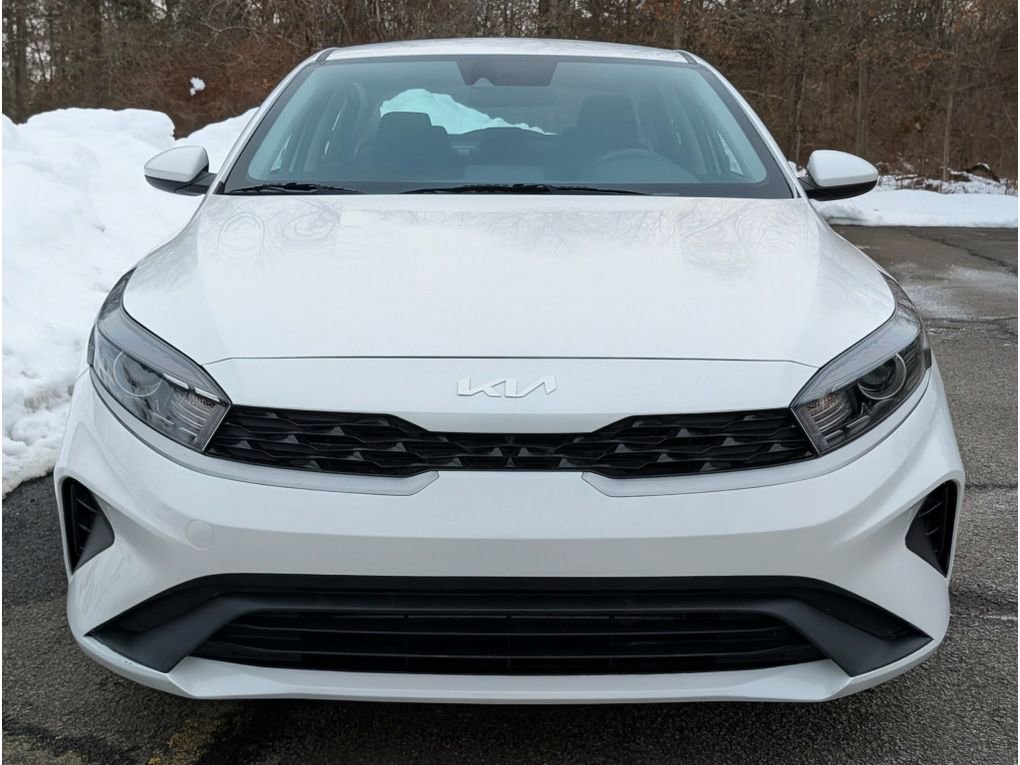 Used 2024 Kia Forte LXS image 2