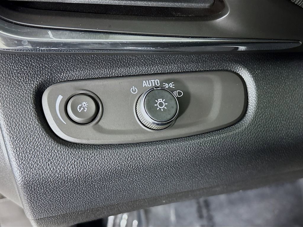 Used 2025 Buick Envista Preferred w/ Convenience I Package image 11