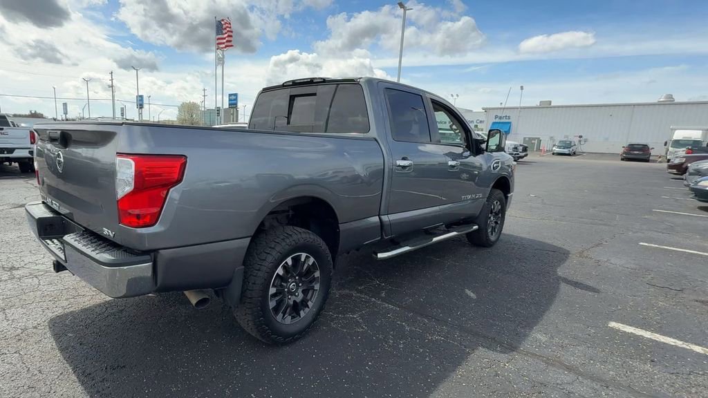 Used 2017 Nissan Titan SV RWD image 8