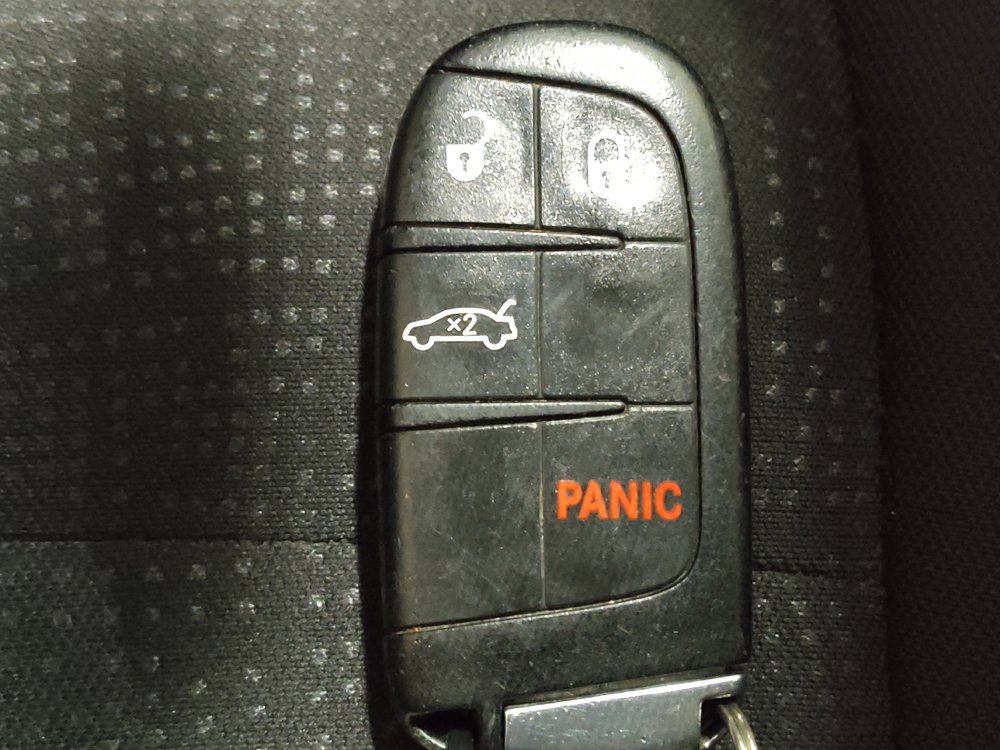 Used 2015 Chrysler 200 Limited w/ Convenience Group FWD image 33
