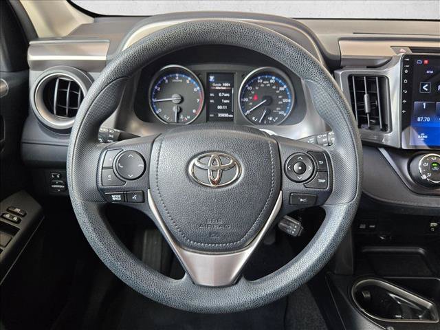Used 2018 Toyota RAV4 LE FWD image 11