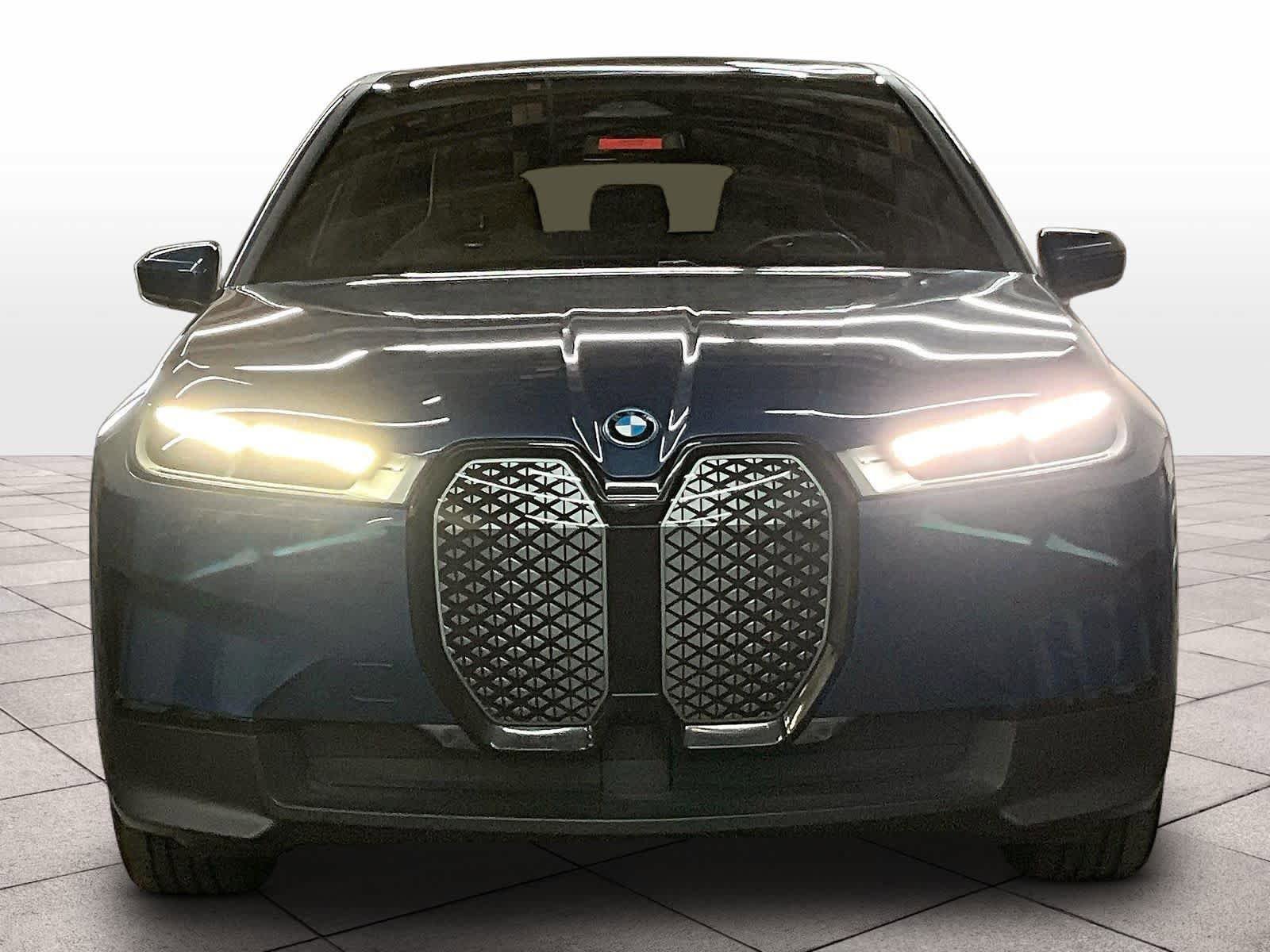 Used 2023 BMW iX xDrive50 image 3