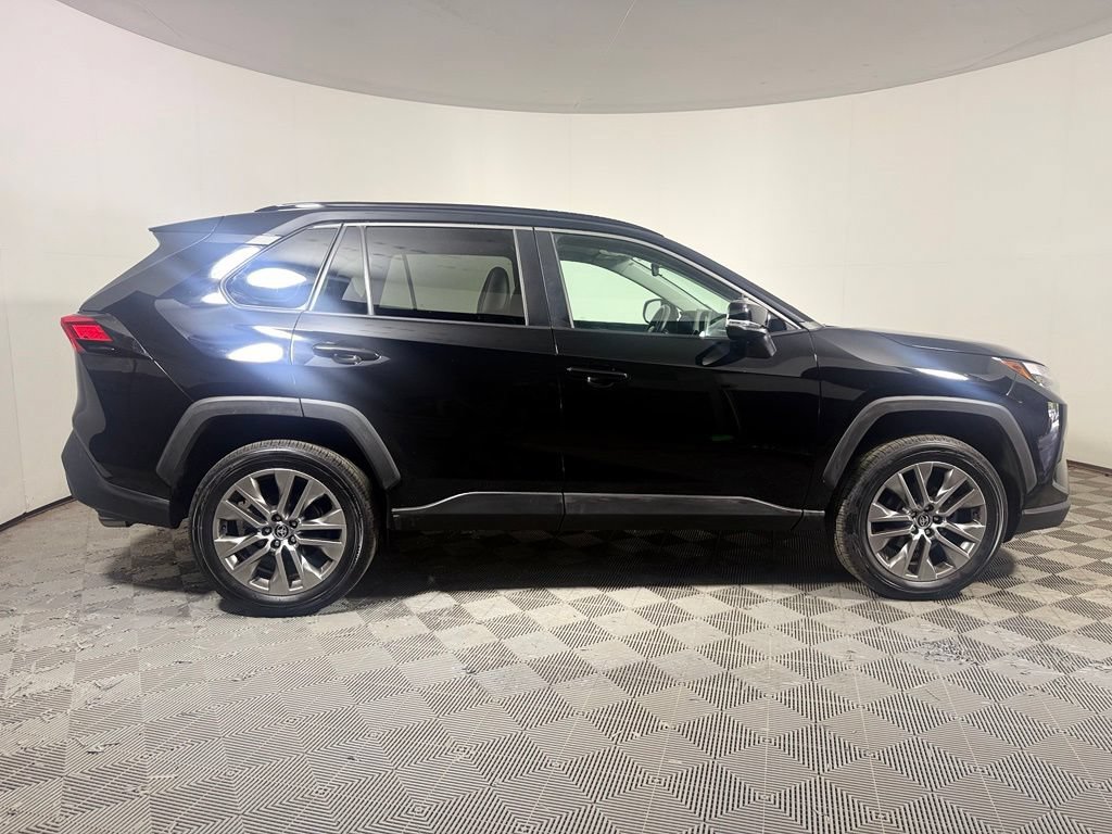 Used 2023 Toyota RAV4 XLE Premium AWD/4WD image 8