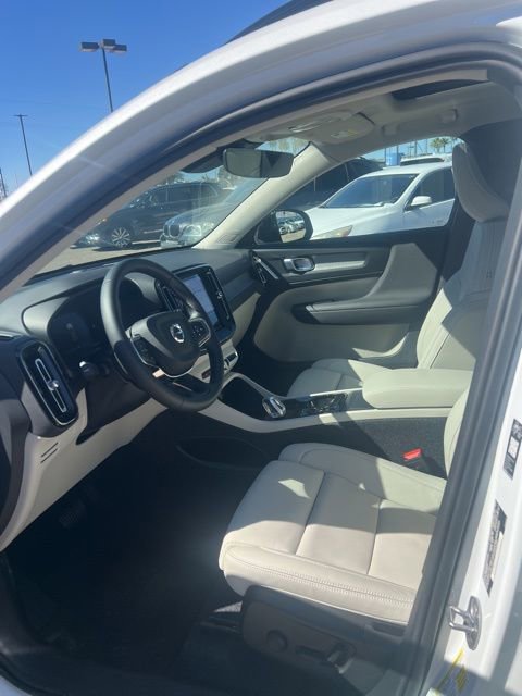 New 2026 Volvo XC40 B5 Plus w/ Protection Package Premier AWD/4WD image 19