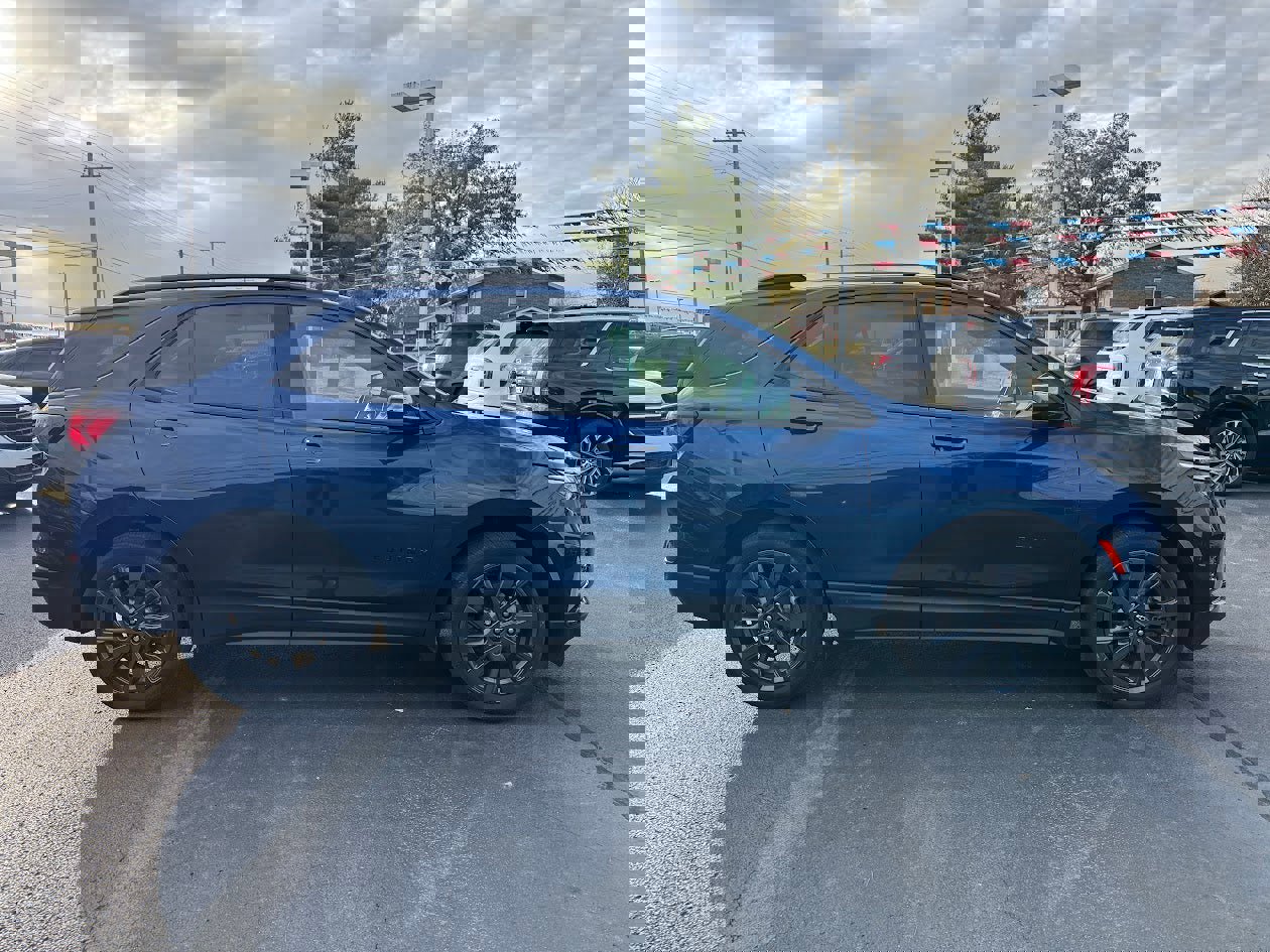 Used 2022 Chevrolet Equinox RS w/ Infotainment Package image 4