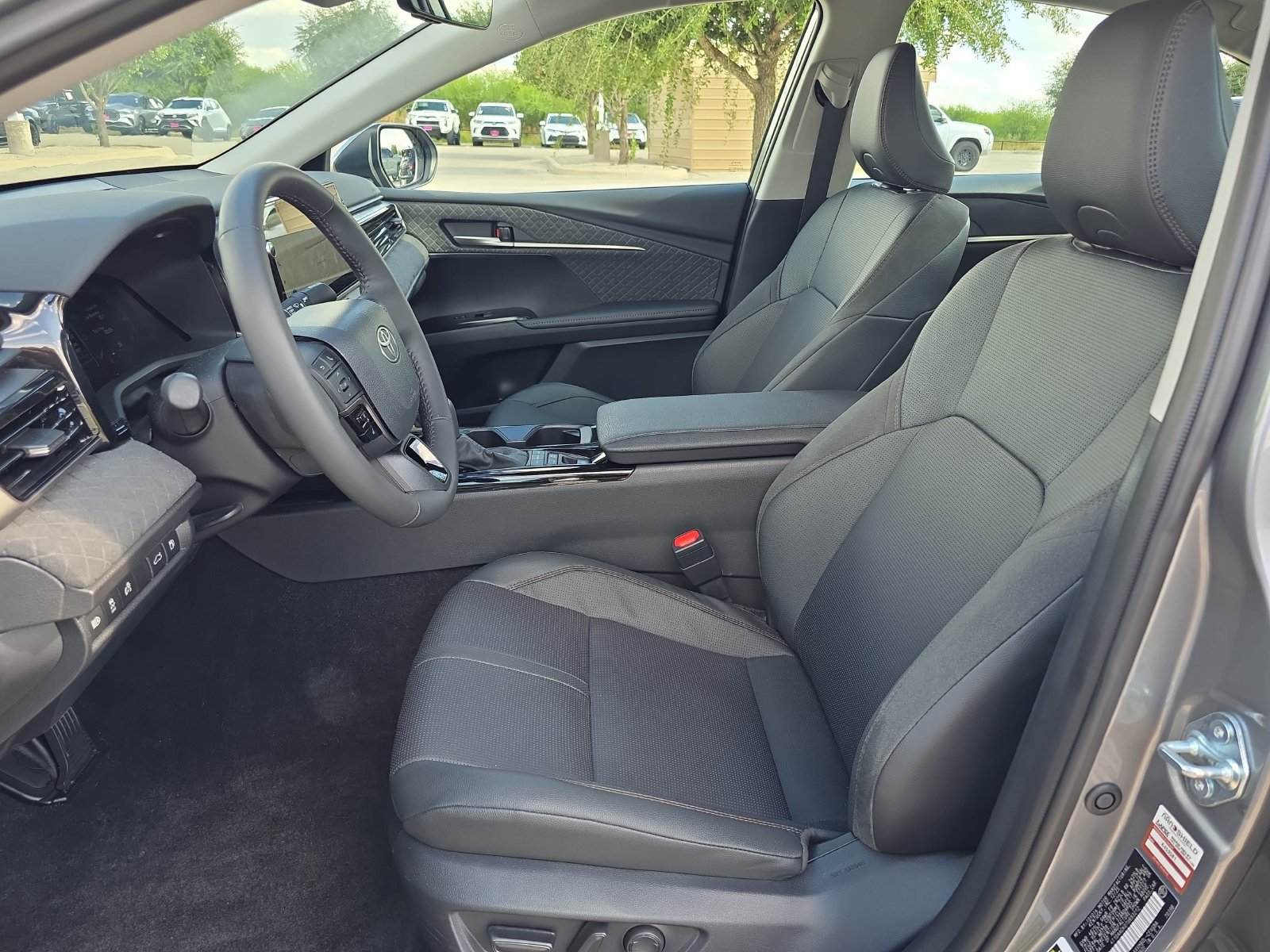 Used 2026 Toyota Camry XLE FWD image 30