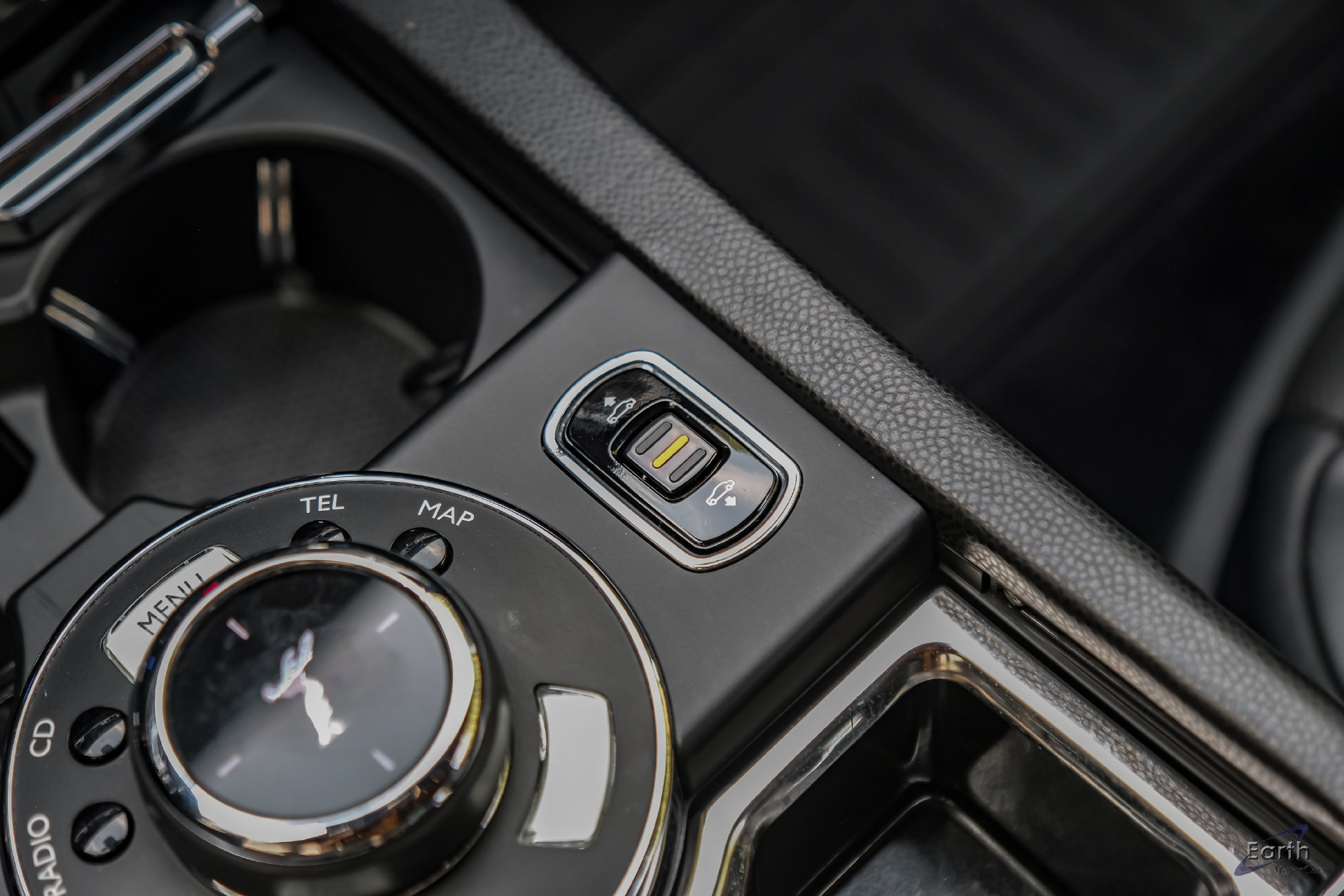 Used 2016 Rolls-Royce Wraith RWD image 58