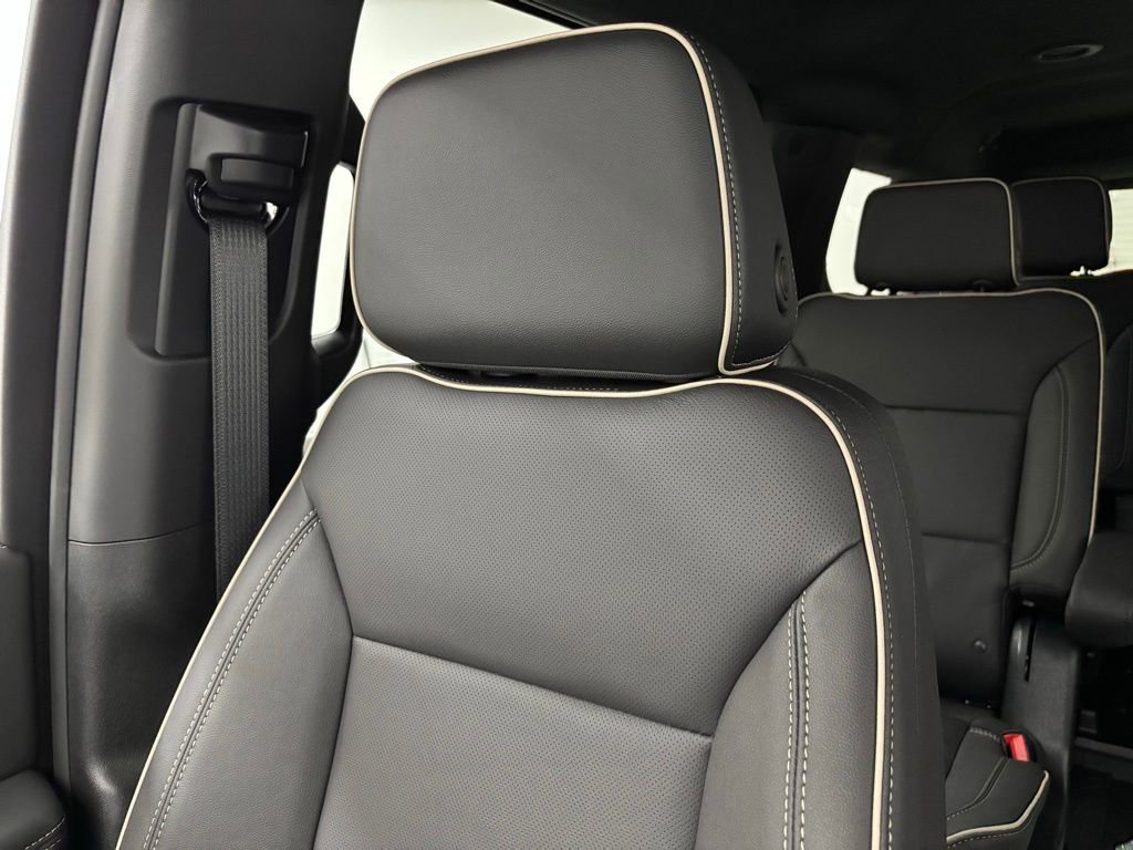 New 2026 GMC Yukon XL Elevation w/ LPO, Elevation Black Package image 36