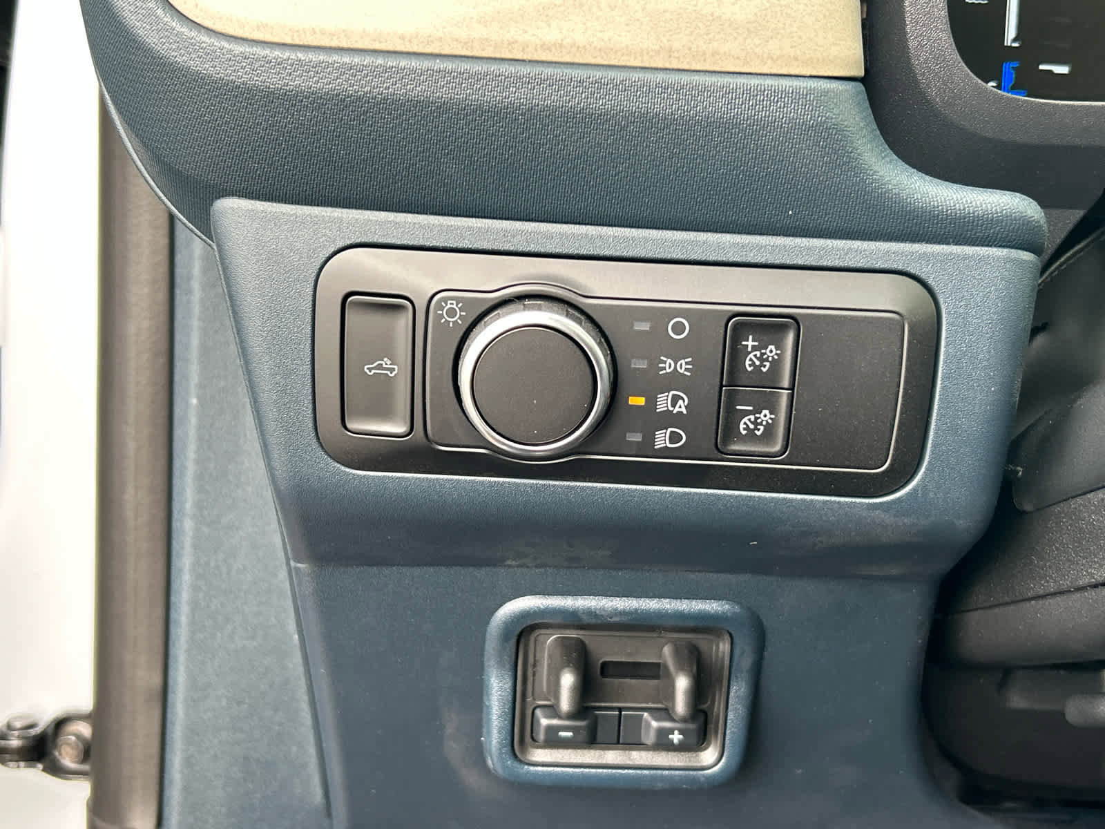 New 2025 Ford Maverick Lariat w/ 4K Tow Package image 36