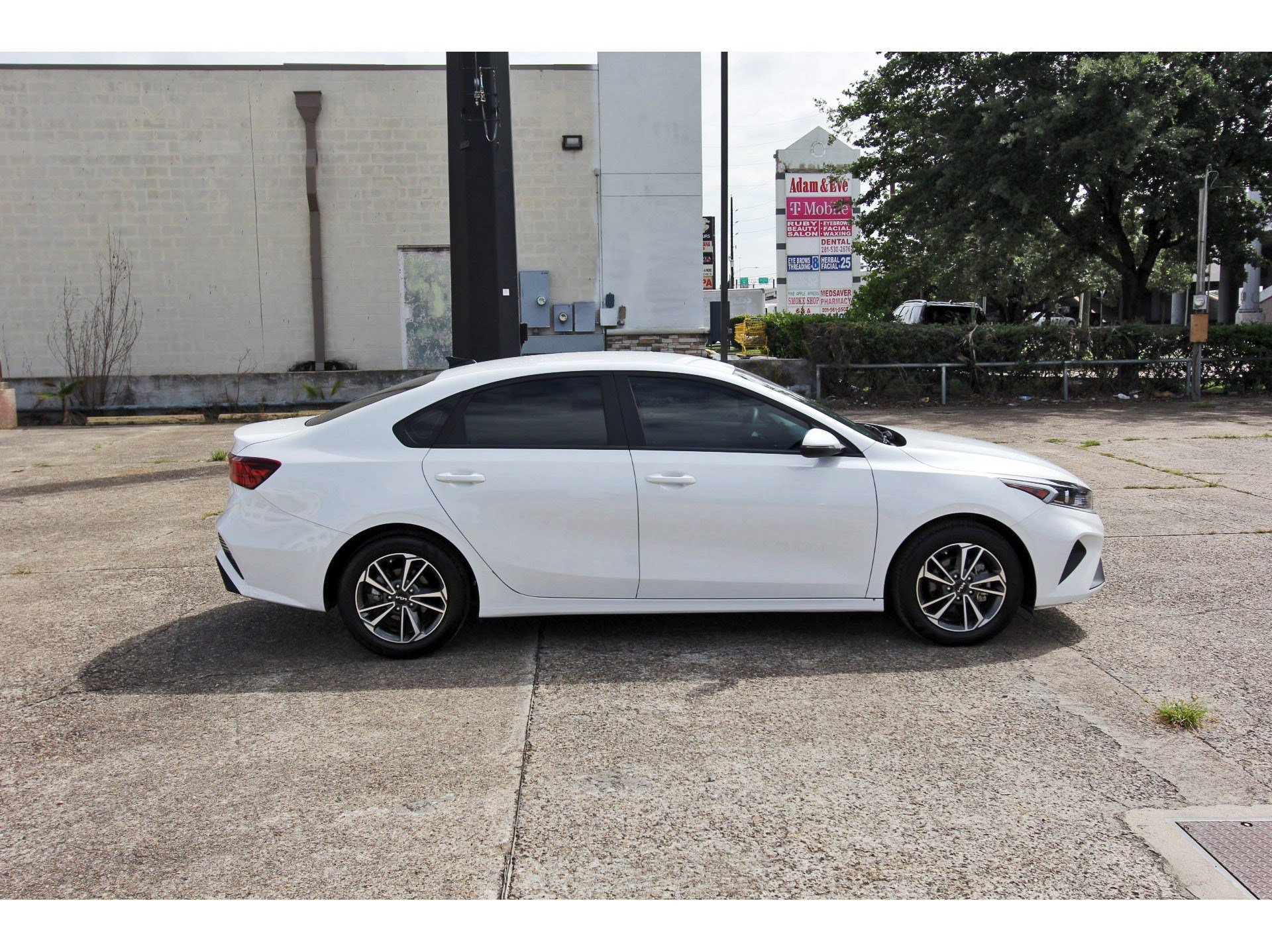 Certified 2023 Kia Forte LXS w/ LXS Technology Package FWD image 8
