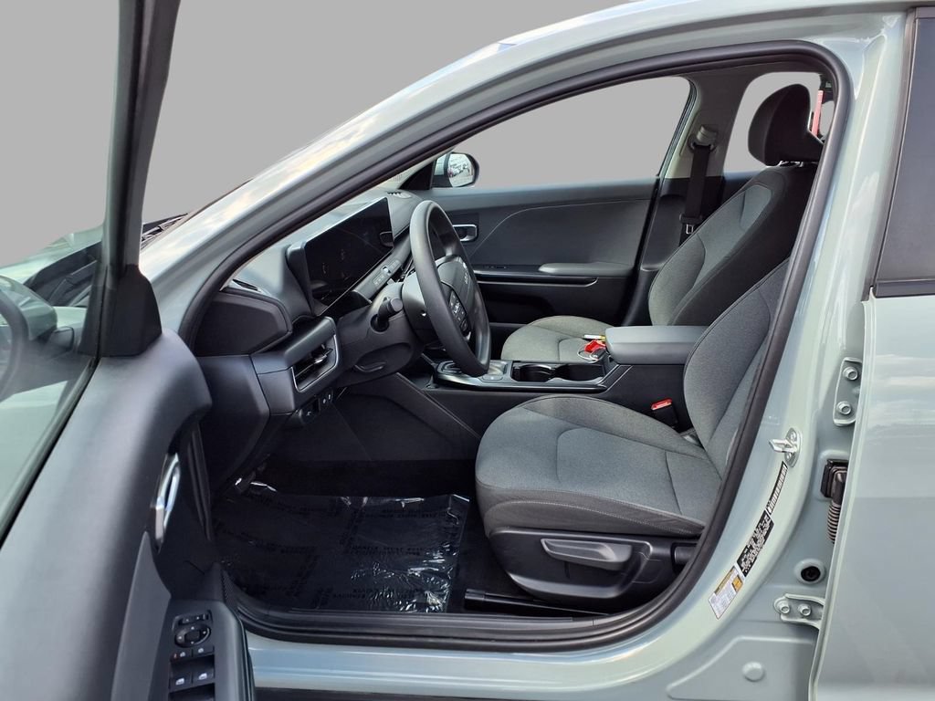 Used 2025 Kia K4 FWD image 20