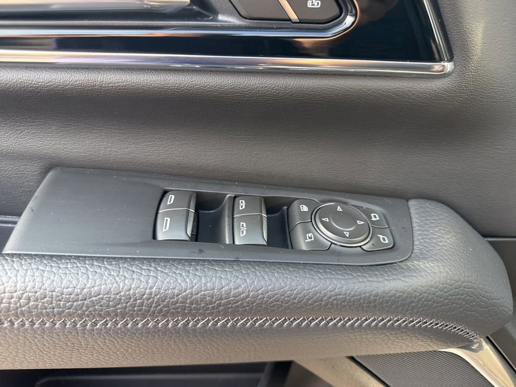 Used 2025 GMC Yukon Denali image 29