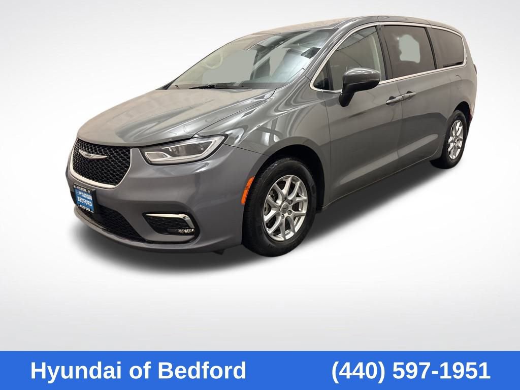 Used 2023 Chrysler Pacifica Touring-L