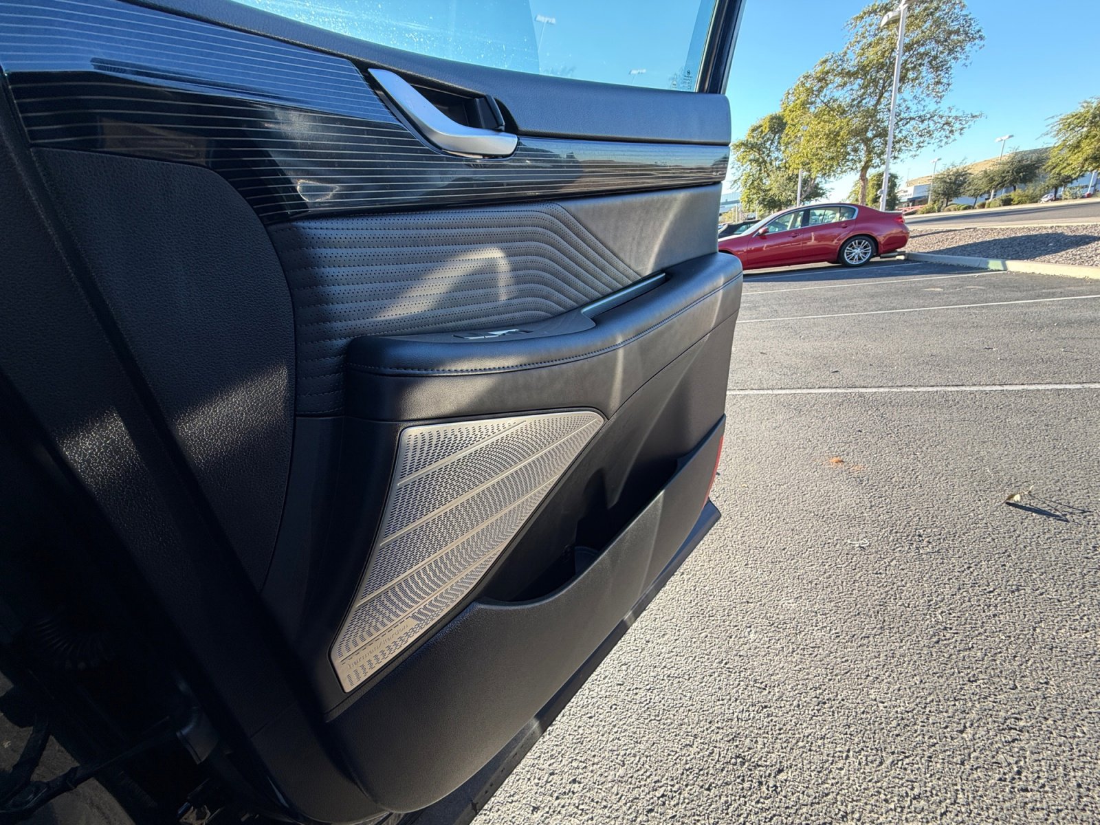 Used 2024 Hyundai Palisade Calligraphy image 16