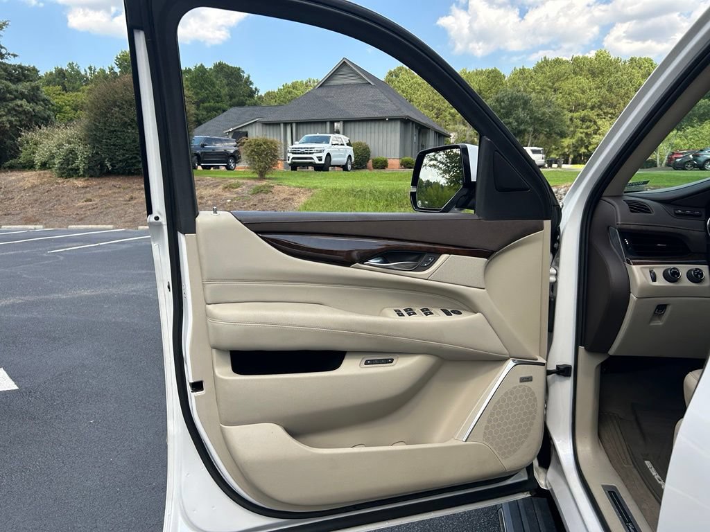 Used 2016 Cadillac Escalade ESV Premium AWD/4WD image 60
