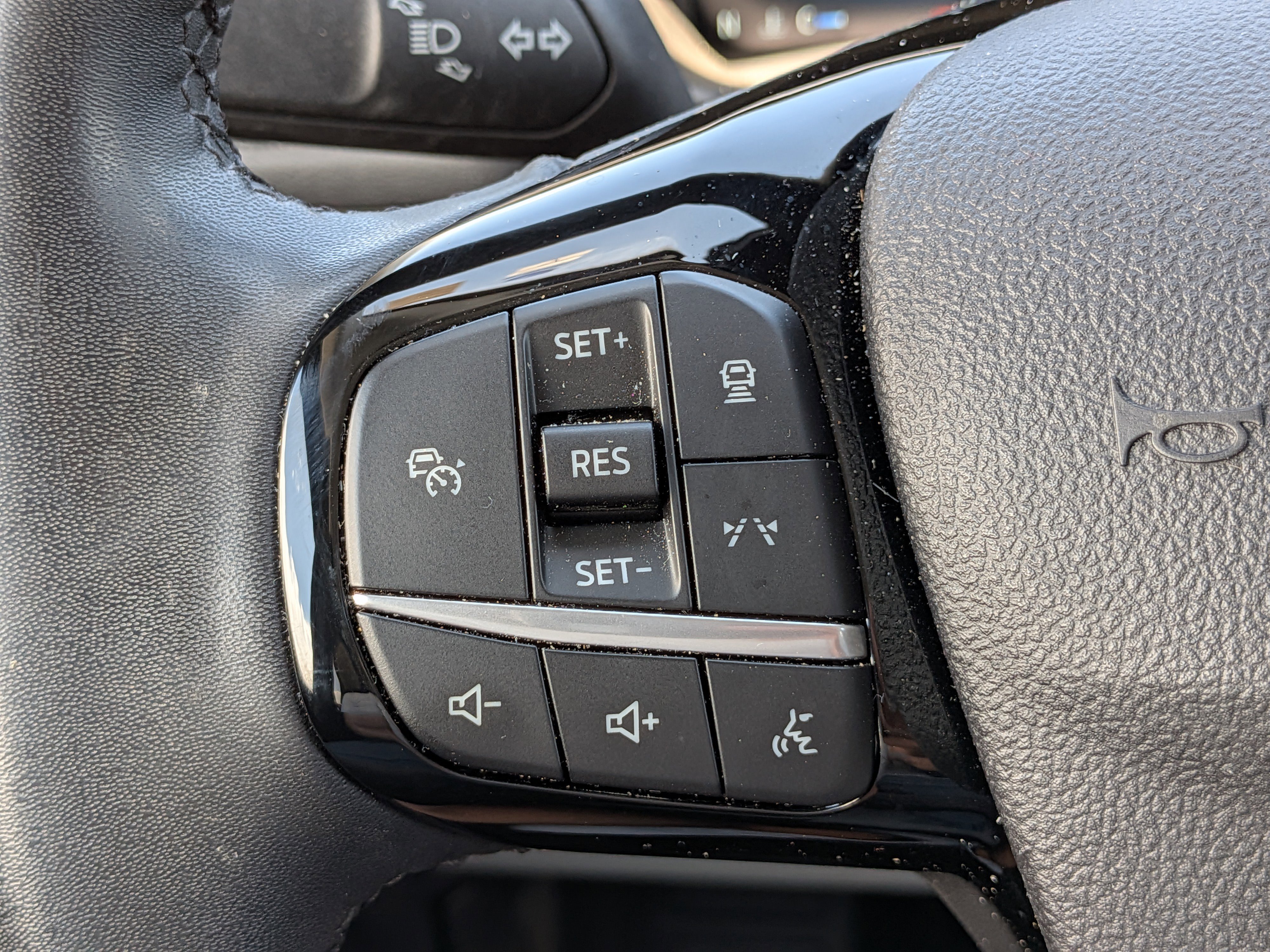 Used 2023 Ford Escape Platinum AWD/4WD image 23