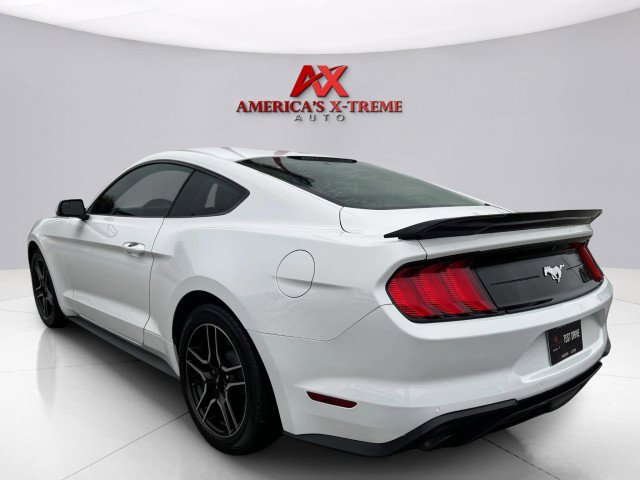 Used 2018 Ford Mustang Premium RWD image 3