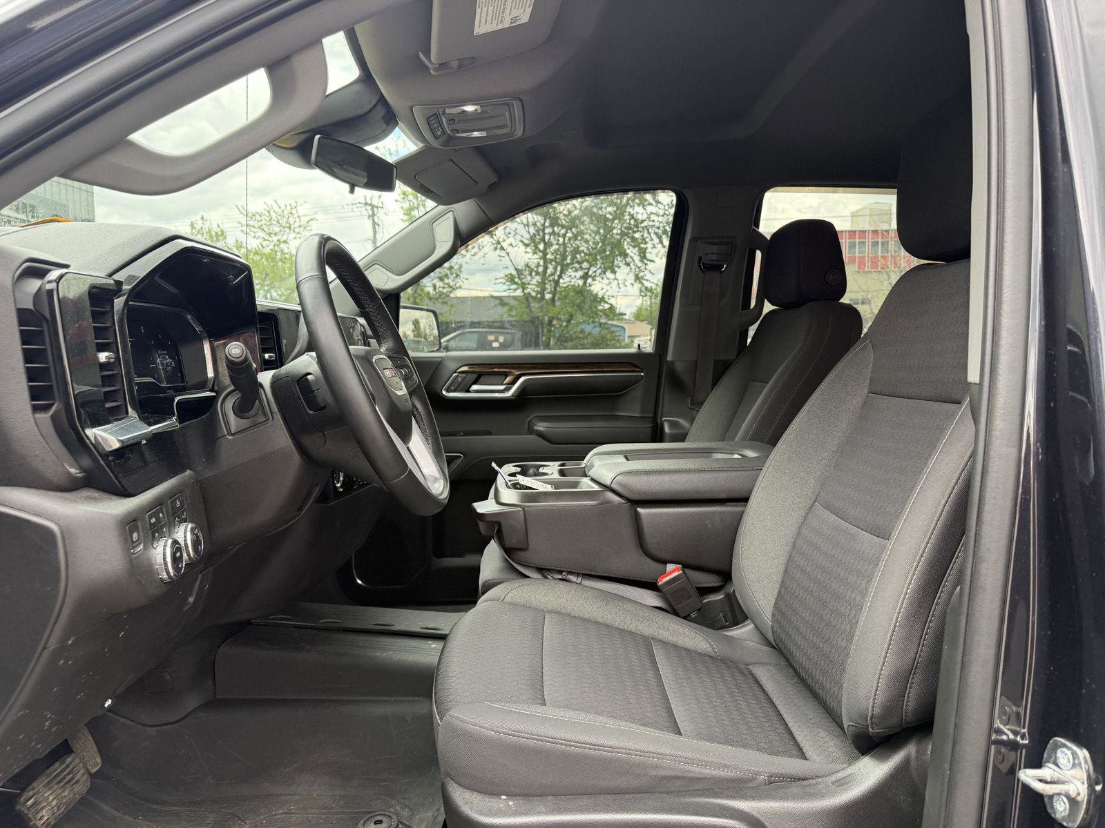 Used 2023 GMC Sierra 1500 SLE w/ X31 Off-Road Package AWD/4WD image 9