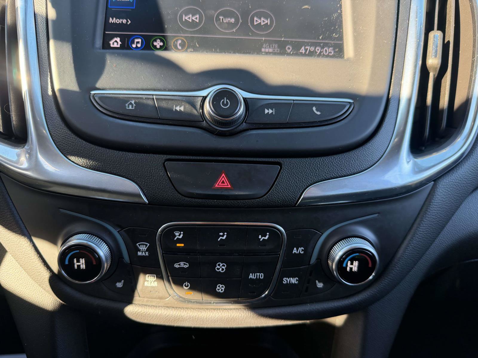 Used 2021 Chevrolet Equinox LT AWD/4WD image 22