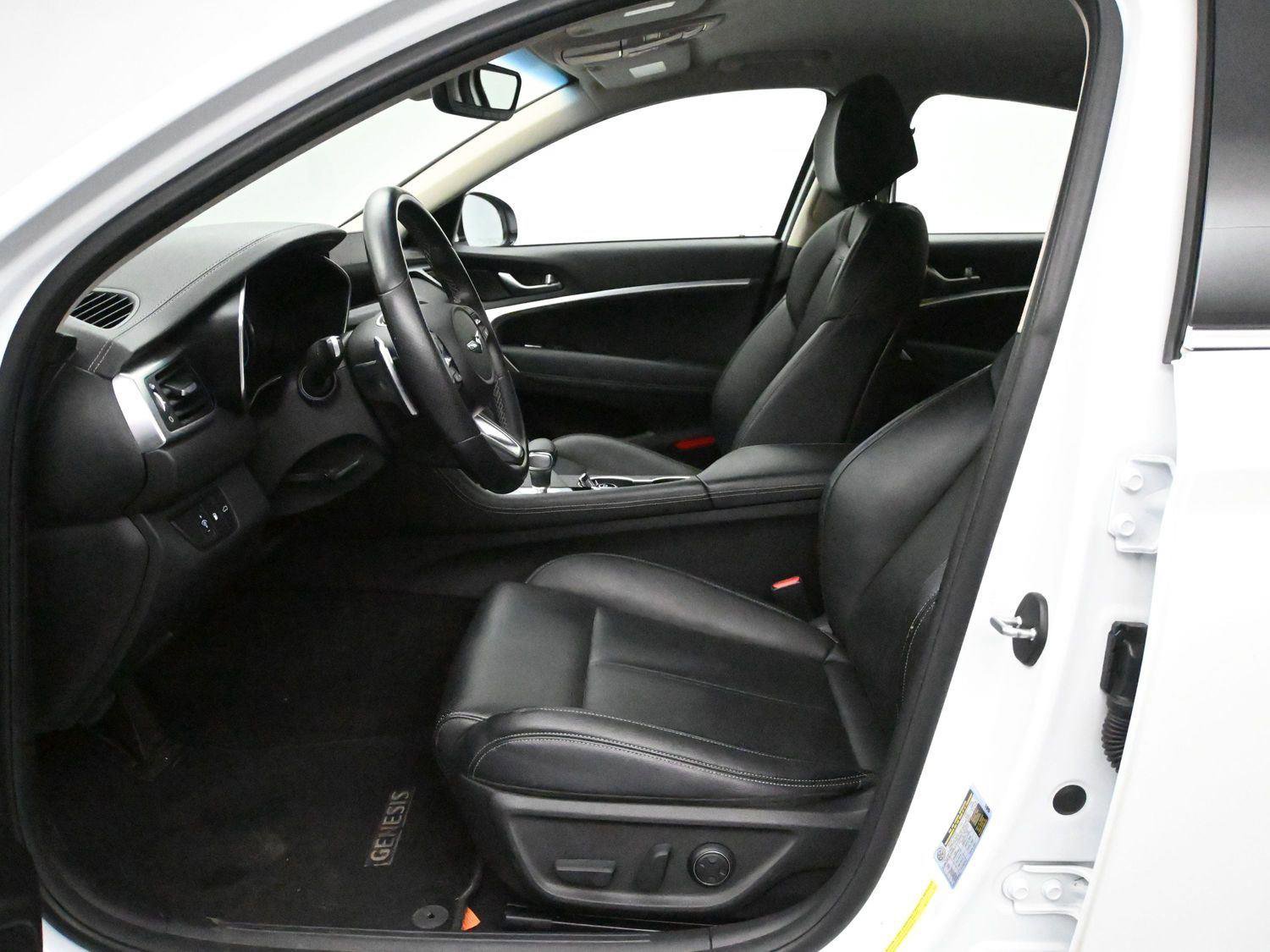 Used 2022 Genesis G70 2.0T image 8