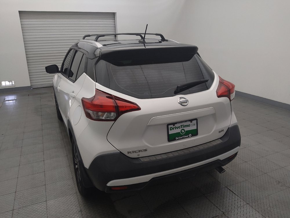 Used 2018 Nissan Kicks SR w/ Premium Package FWD image 6