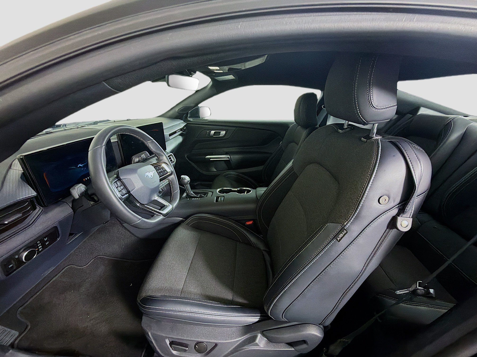 Used 2025 Ford Mustang Coupe RWD image 13