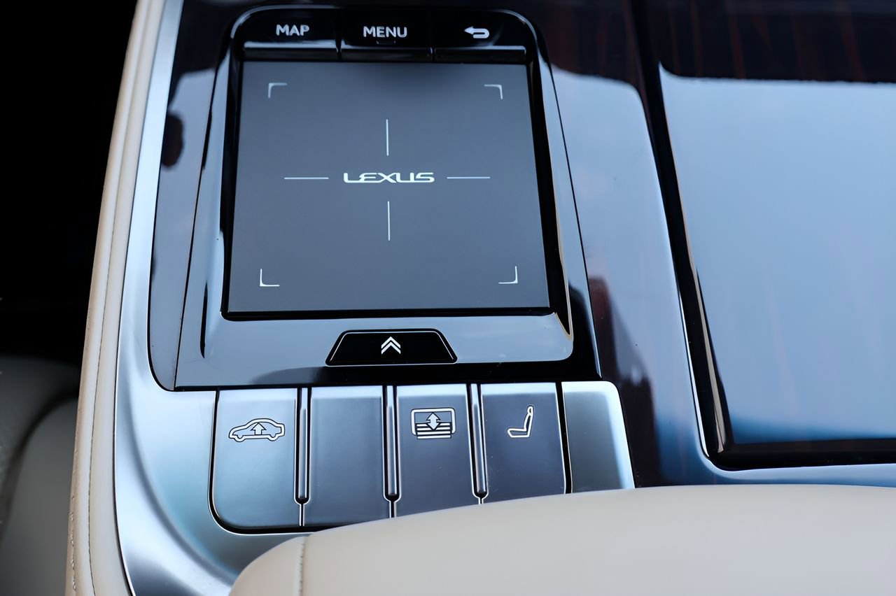 Used 2019 Lexus LS 500 w/ Interior Upgrade Package RWD image 28