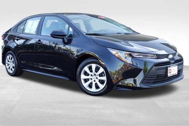 Certified 2023 Toyota Corolla LE image 2