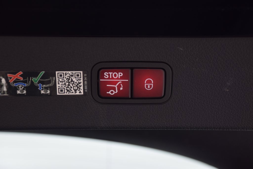 Used 2022 Mercedes-Benz EQS 580 EQS 580 image 32