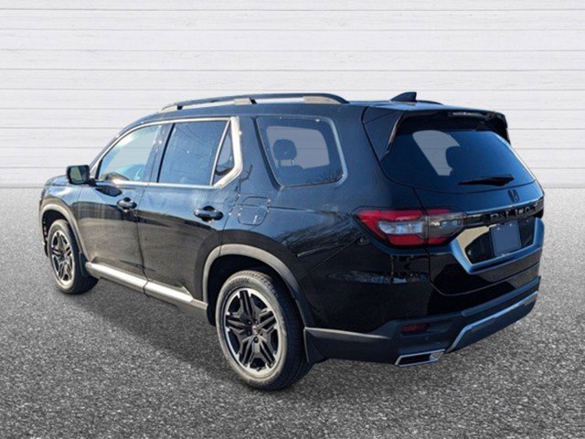 New 2026 Honda Pilot Touring image 3