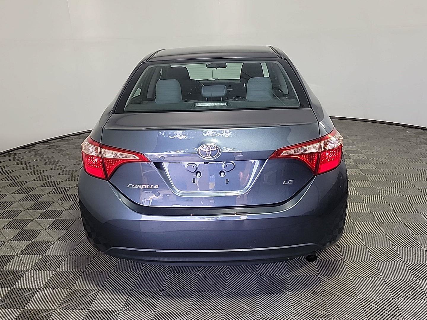 Used 2019 Toyota Corolla LE w/ Carpet Mat Package (TMS) FWD image 5