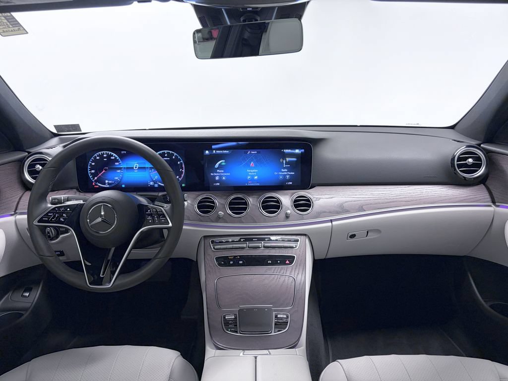 Used 2023 Mercedes-Benz E 350 4MATIC Sedan image 3