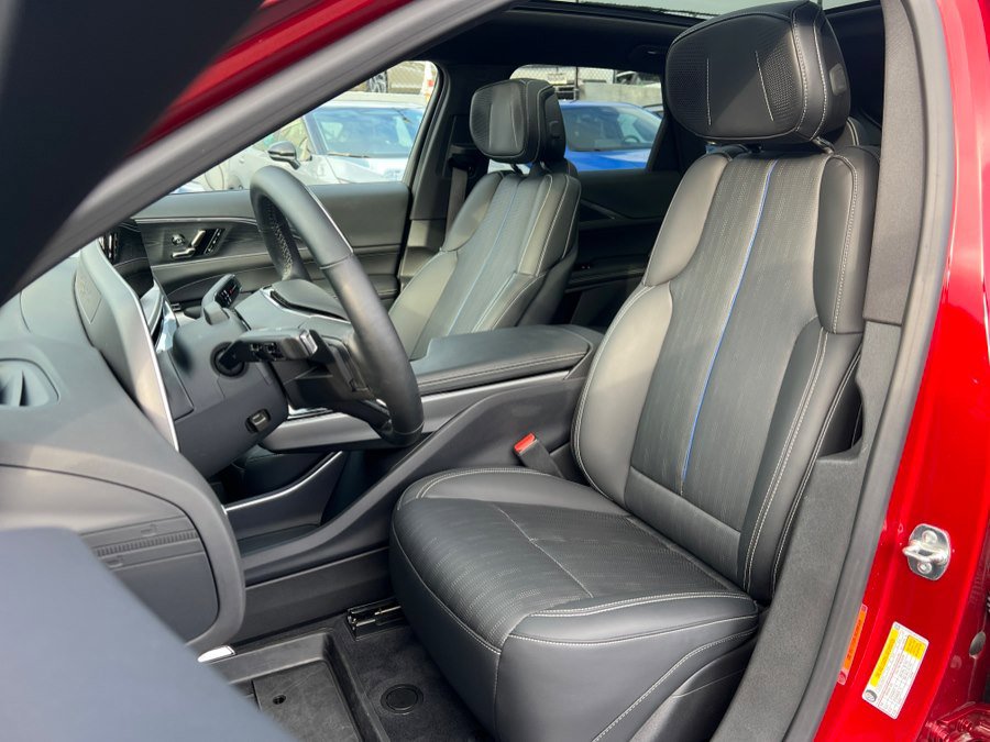 Used 2024 Cadillac Lyriq Luxury w/ LPO, Floor Liner Package image 20