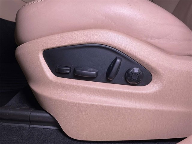 Used 2022 Porsche Cayenne Platinum Edition w/ Premium Package Plus image 17