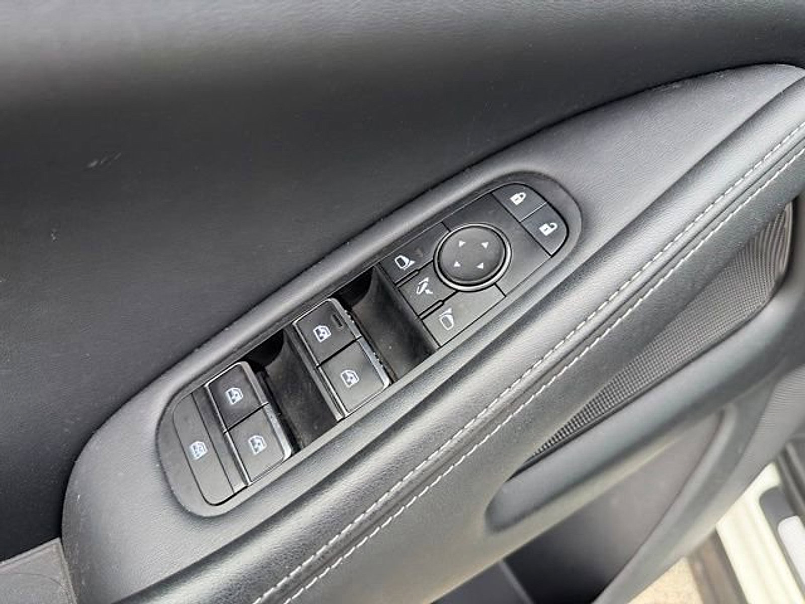 Certified 2023 INFINITI QX60 Luxe image 11