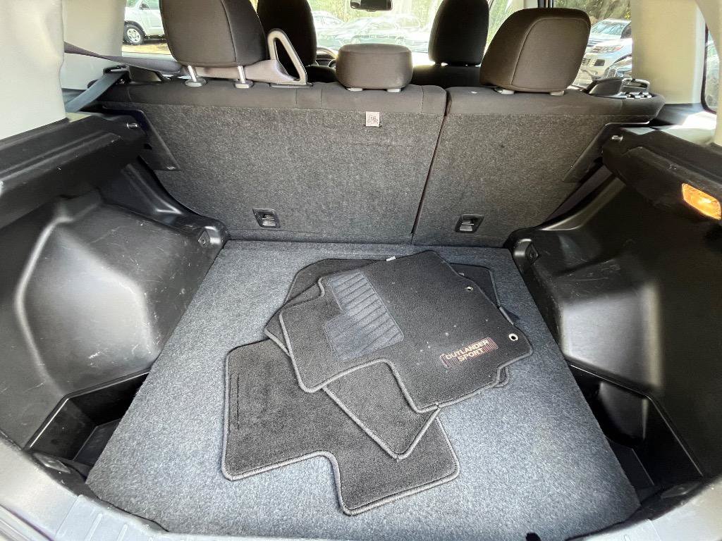 Used 2020 Mitsubishi Outlander Sport SE FWD image 32