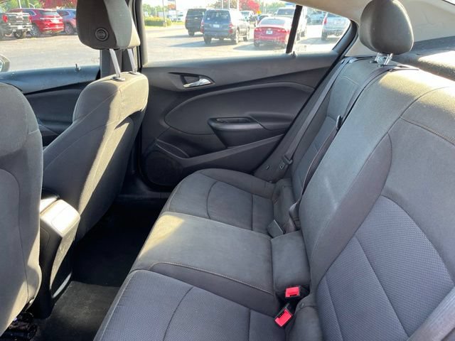 Used 2017 Chevrolet Cruze LS FWD image 11